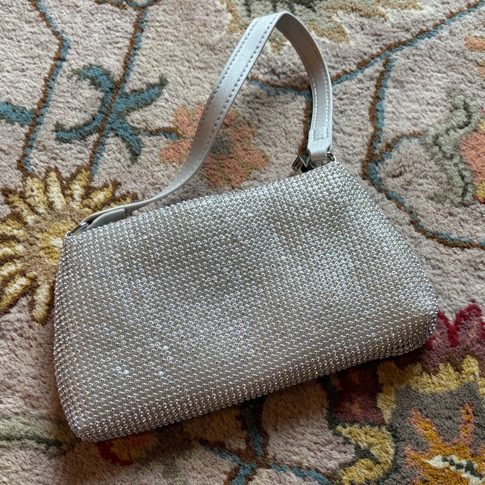 Amazon Silver Women's Shoulder Bag